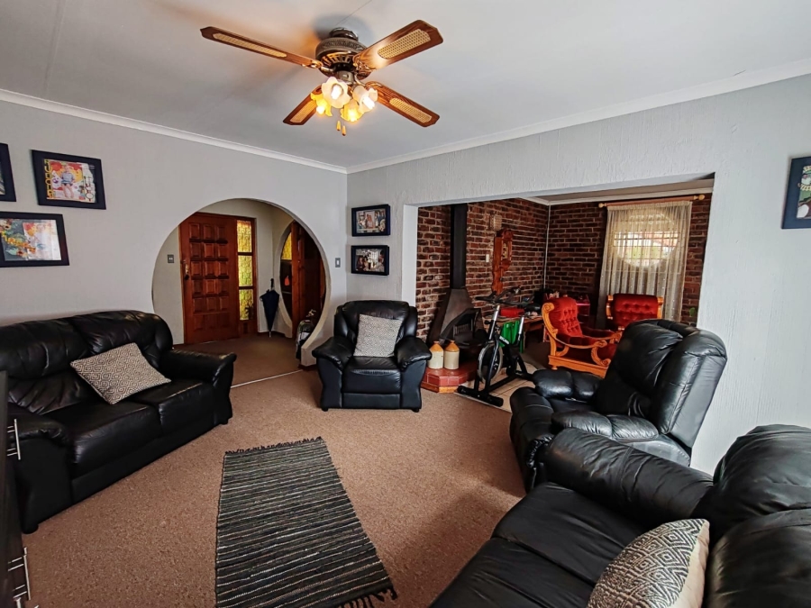 3 Bedroom Property for Sale in Kannoniers Park North West
